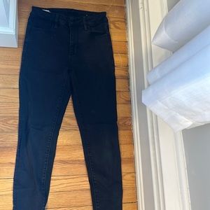 American eagle size 6 high rise jegging in black